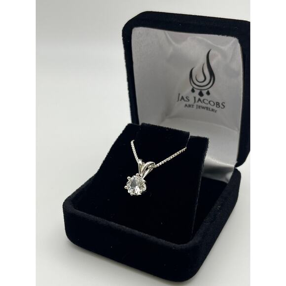 BEAUTIFUL 1ct Hexagon Cut White Sapphire Necklace in Sterling Silver - Picture 4 of 7